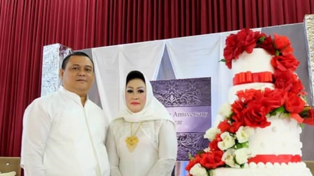 Joni dan Rianti, pasangan  suami-istri yang bersaing dalam Pemilu Legislatif DPRD II Way Kanan. Foto: Dok: Rianti Joni