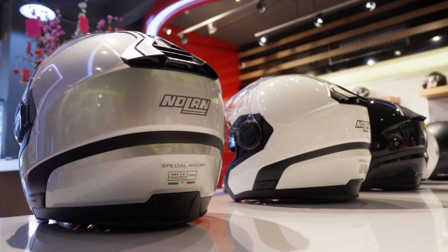 Meski Pasar Turun Imbas Corona, Helm Nolan dan Shoei Masih Laris Manis Dibeli (2940)