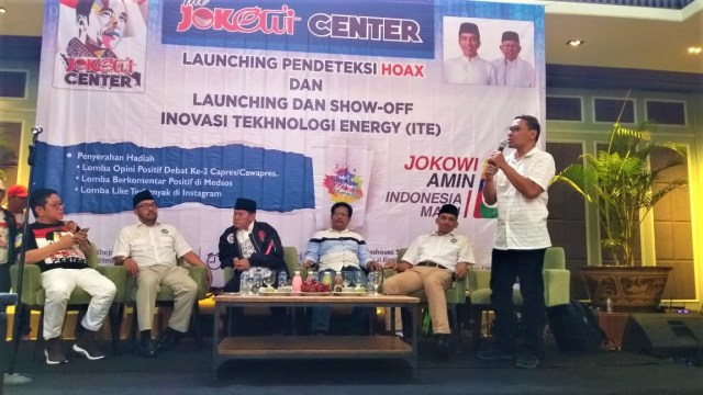 Acara launching aplikasi pendeteksi hoaks yang dihadiri Relawan Jokowi Center di Hotel Aston, Kuningan. Foto: Fadjar Hadi/kumparan