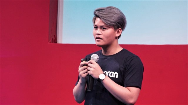 YouTuber, Agung Hapsah saat memberikan materi kepada peserta kumparan Diskusyen di Teater Salihara, Pasar Minggu, Jakarta. Foto: Iqbal Firdaus/kumparan