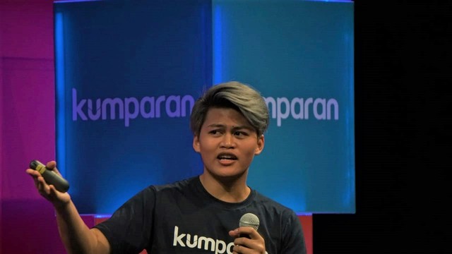 YouTuber, Agung Hapsah saat memberikan materi kepada peserta workshop kumparan Diskusyen di Teater Salihara, Pasar Minggu, Jakarta. Foto: Nugroho Sejati/kumparan