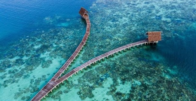 Resort Pulau Bawah, Anambas (foto: instagram/wisataseru.id)