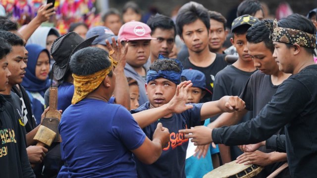Festival Pesona Bauran Cap Go Lak 2019 yang diselenggarakan di Jalan Manisi Lapangan Kampung Jati Pasirbiru, Cibiru, Kota Bandung, Jawa Barat. Festival ini menghadirkan berbagai kesenian dari lintas budaya. (Foto-foto: Agus Bebeng/Bandungkiwari)