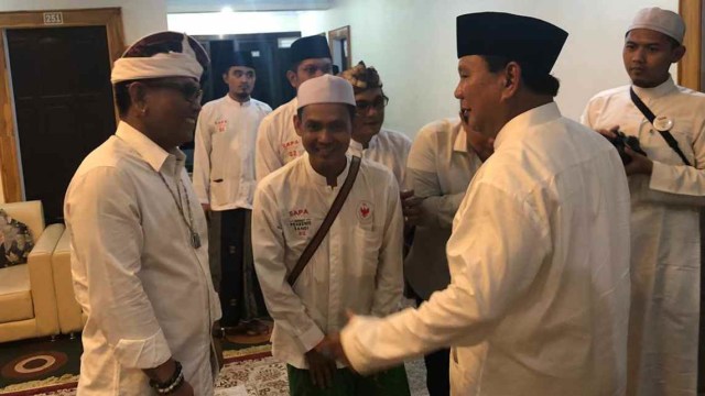 Prabowo bertemu Suhartono alias Nono (Kades yang Dipenjara 2 bulan) karena mendukungnnya. Foto: Dok. Timses Prabowo