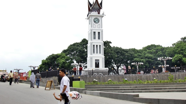 Suasana Jam Gadang di Bukittingi, Sumatera Barat
