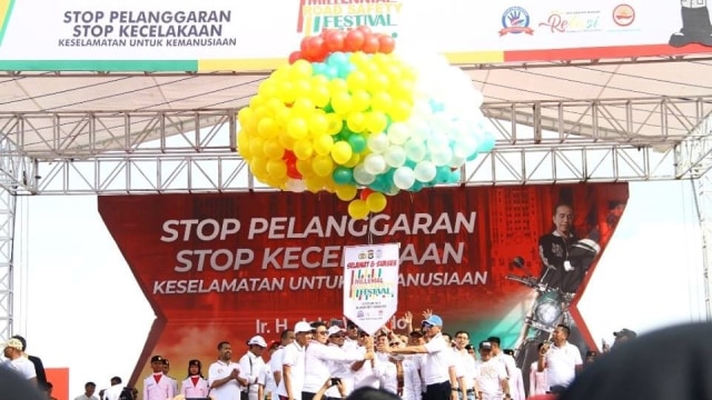 Deklarasi tertib berlalu lintas di kalangan milenial di Mamuju, Sulawesi Barat, Minggu (24/2). Foto: Anhar/SulbarKini
