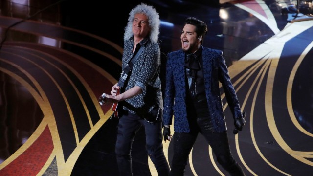 Penampilan Adam Lambert bersama Grup Band Queen di Oscar 2019. Foto: REUTERS/Mike Blake