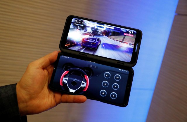 LG V50ThinQ (Foto : Reuters)