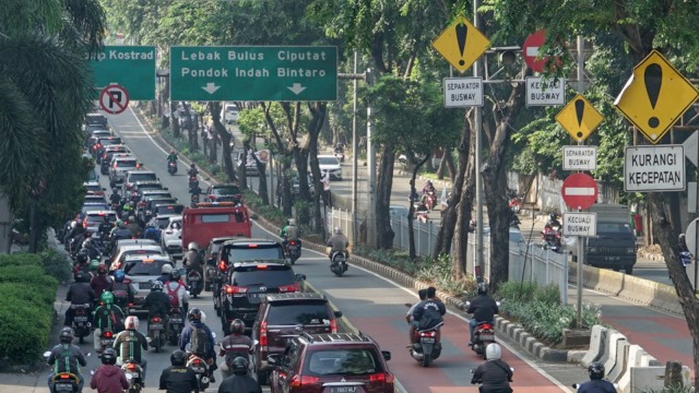 Jalur Bus Transjakarta yang akan dipasang kamera untuk tilang elektronik atau E-TLE. Foto: Iqbal Firdaus/kumparan