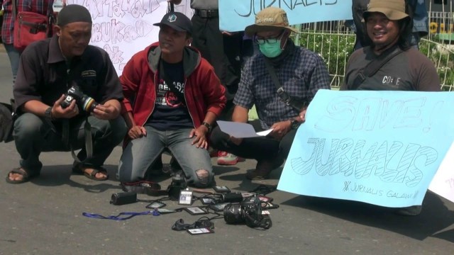 Video: Aksi Wartawan Tegal Kecam Kekerasan Jurnalis di Munajat 212