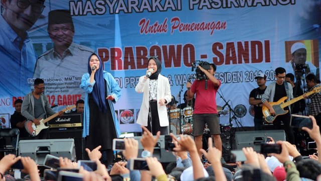 Sabyan Gambus mengisi acara pesta rakyat untuk pemenangan Prabowo-Sandi di Garut, Jawa Barat. Foto: Dok. Kumparan