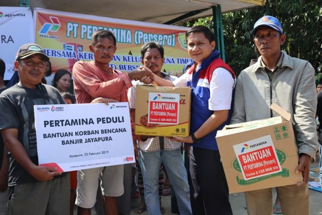 Bantuan Pertamina MOR 8 untuk korban banjir Kota Jayapura. (Dok : Pertamina MOR 8)  