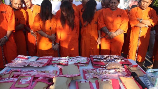 23 tersangka narkoba dipajang di CFD Bali