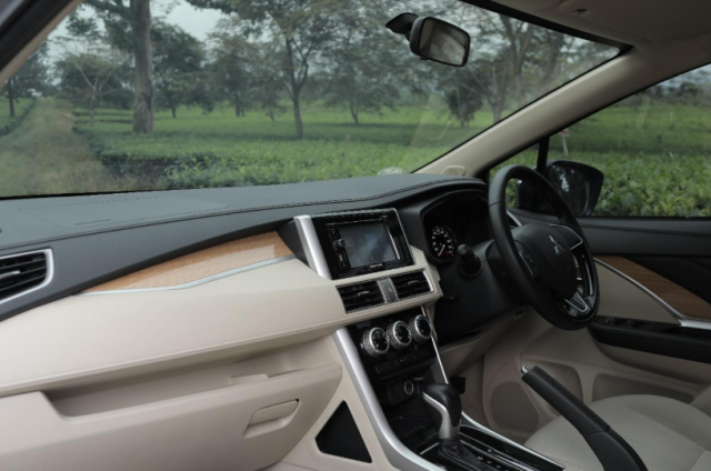 Pilih Mitsubishi Xpander Baru atau Pajero Sport Bekas? (28454)