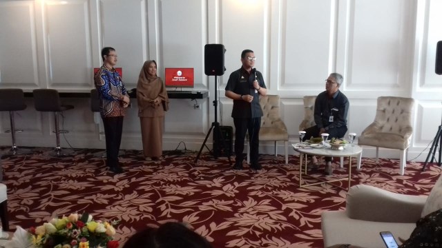Devo Khadafi, Kepala Biro Humas dan Protokoler Pemerintah Propinsi Sulawesi Selatan saat menerima Biro Humas dan Protokoler Pemerintah DIY serta rombongan Forum Wartawan Pemerintah DIY, Selasa (26/2/2019). Foto: ken