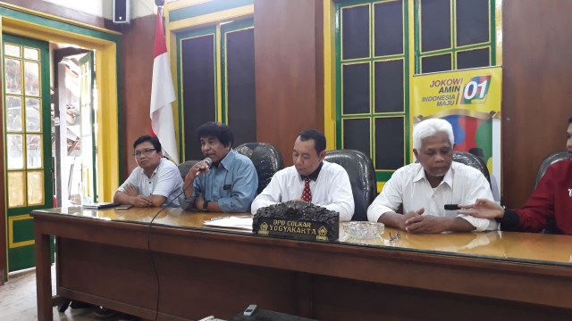 Tim Kampanye Daerah (TKD) Koalisi Indonesia Kerja (KIK) Yogyakarta saat gelar jumpa pers, Rabu (27/2/2019). Foto: ken