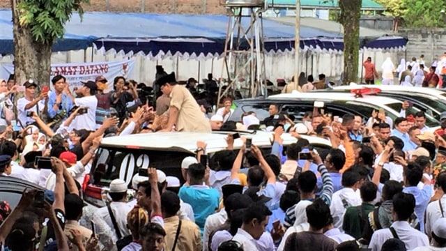 Calon presiden nomor urut 02, Prabowo Subianto tiba di Yogyakarta. Foto: Arfiansyah Panji Purnandaru/kumparan