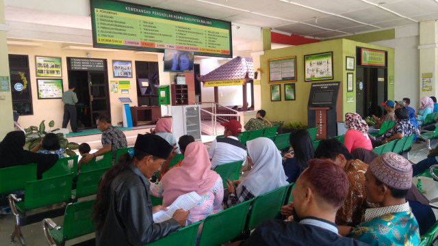Suasana Pengadilan Agama (PA) Kabupaten Malang di Kepanjen, rabu (27/2). Mayoritas persoalan yang ditangani oleh PA Kabupaten Malang adalah kasus perceraian.