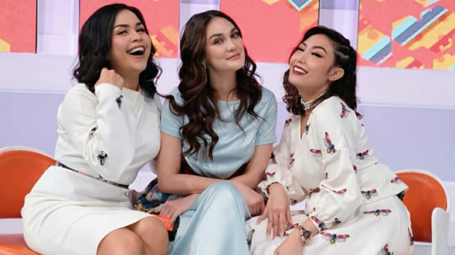 Dukungan para sahabat untuk Luna Maya. Foto: (Instagram/mrsayudewi)