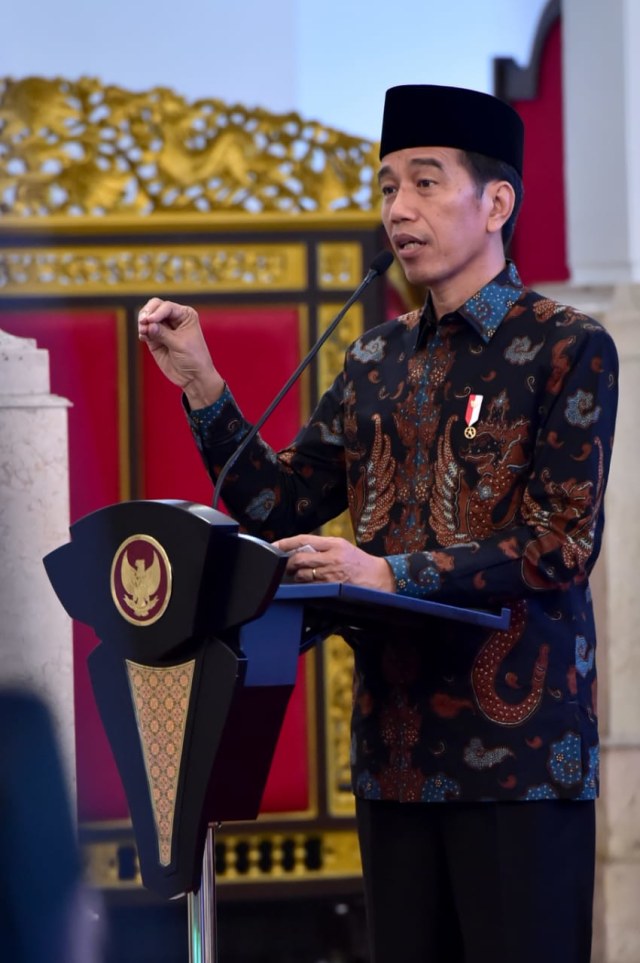Presiden Joko Widodo memberikan pidato saat menerima Ulama dan Pimpinan Pondok Pesantren Jawa Barat Tahun 2019 di Istana Negara, Jakarta. Foto: Dok. Biro Pers Sekretariat Presiden - Muchlis Jr