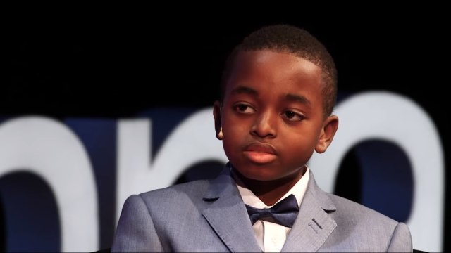 Joshua Beckford, bocah dengan autisme yang masuk Oxford University saat usianya masih 6 tahun. Foto: TEDxTalks via YouTube