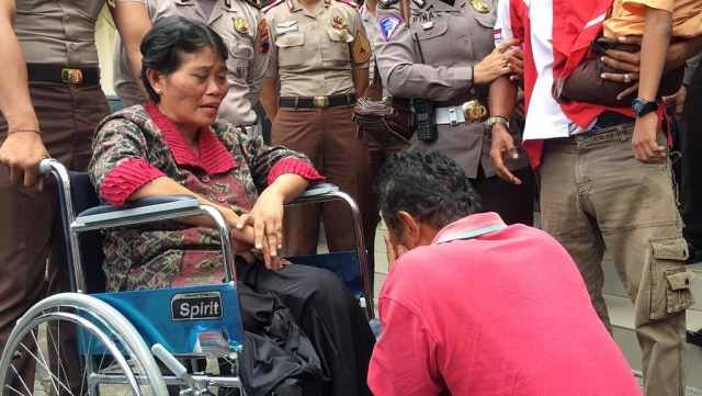 Bambang Susanto, Sopir Truk Kontainer Tak Kuasa Menahan Tangis Saat Bertemu Korbannya. Foto: Afiati Tsalitsati/kumparan