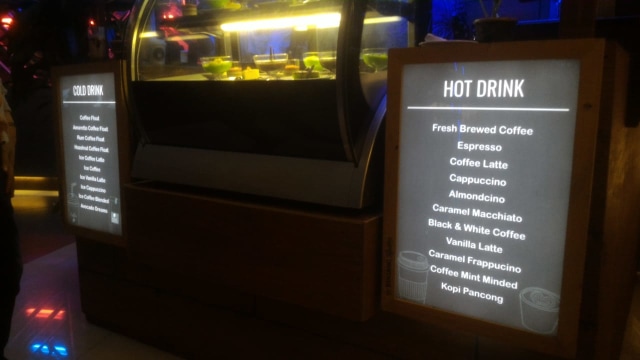 Aneka menu yang ada di Coffee Station Aston Pontianak. Foto: Hi!Pontianak/Nicco Zainal