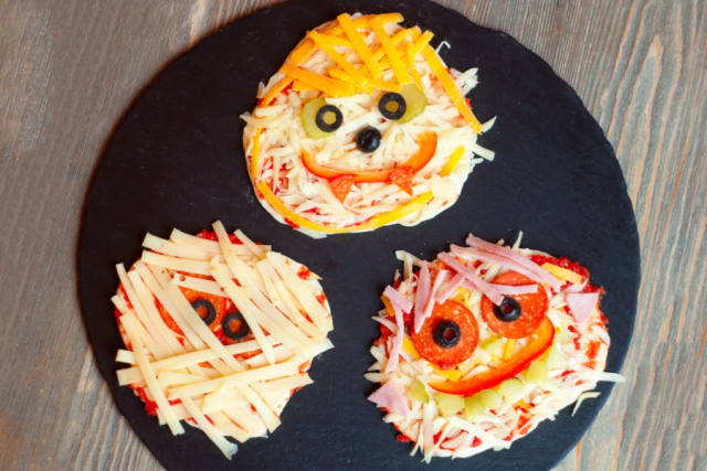 Beberapa ide 'wajah' pizza monster yang lucu Foto: Shutterstock