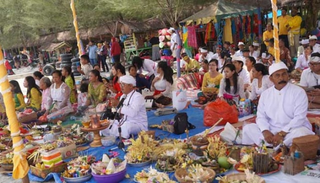 Umat Hindu di Medan Gelar Upacara Melasti