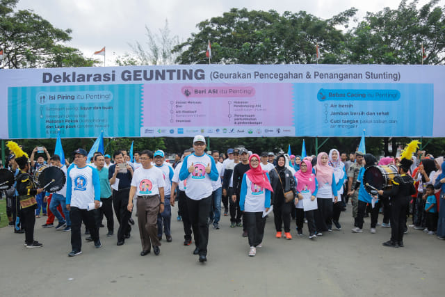 Deklarasi Geunting untuk membebaskan anak Aceh dari stunting di Banda Aceh, Minggu (3/3). Foto: Humas Aceh