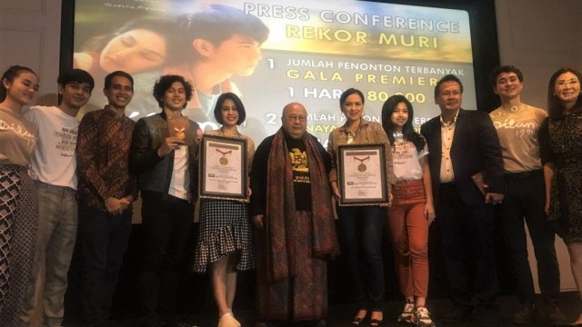 Film 'Dilan 1991' pecahkan rekor MURI sebagai film Indonesia dengan raihan penonton terbanyak pada tayang perdana. Kokas, Jakarta Selatan, Minggu (3/3). Foto: Munady