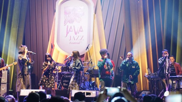 Hanin Dhiya bersama Warner Music Project di BNI Java Jazz Festival 2019