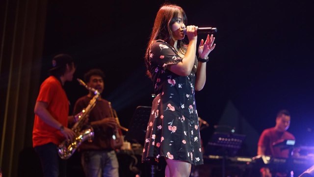Hanin Dhiya bersama Warner Music Project di BNI Java Jazz Festival 2019