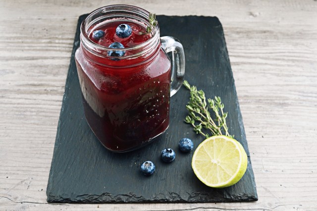 5 Ide Campuran Infused Water dan Manfaatnya untuk Kesehatan Kulit (109535)