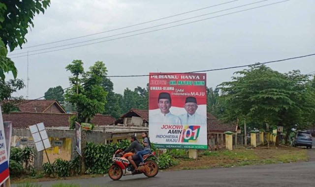 Salah satu baliho Jokowi-Ma'ruf Amin di Jombang yang jadi sasaran aksi vandalisme