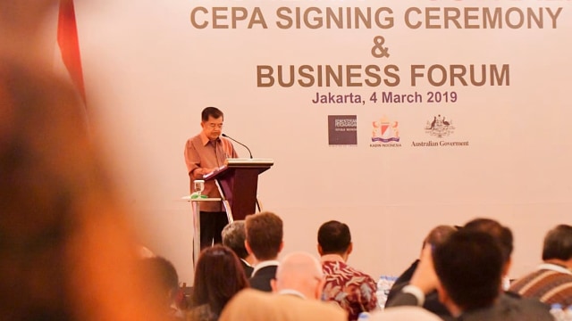 Wakil Presiden Indonesia Jusuf Kalla memberikan kata sambutan pada acara Penandatanganan IA CEPA Indonesia dan Australia di Hotwl JS Luwansa, Jakarta Pusat, Senin (4/3). Foto: Dok. Setwapres