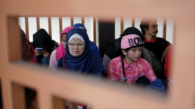 Sejumlah tunanetra dari Himpunan Disabilitas Netra Indonesia saat berkumpul di kantor Kementerian Sosial, Jakarta Pusat, Senin (4/3). Foto: Irfan Adi Saputra/kumparan