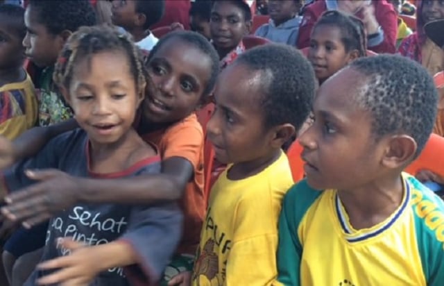 Anak-anak di Yahukimo, Provinsi Papua. (BumiPapua.com/Katharina)