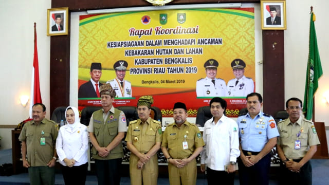 Rakor kesiapsiagaan menghadapi bencana Karhutla di Kantor Bupati Bengkalis, Senin (4/3). Foto: Dok. BNPB