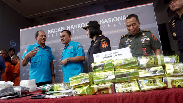 Badan Narkotika Nasional mengungkapkan 2 kasus peredaran narkotika bersama Bea Cukai Sumatera Utara dan TNI AD di Lobby BNN Cawang, Jakarta Timur (5/3). Foto: Iqbal Firdaus/kumparan