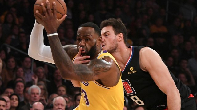 Duel LeBron James dan Danilo Gallinari di laga Clippers vs Lakers Foto: Richard Mackson-USA TODAY Sports