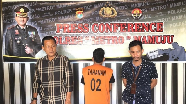 Polisi menangkap AS, pelaku pengedar sabu di wilayah Kabupaten Mamuju Tengah. Foto: Dok. Polres Mamuju