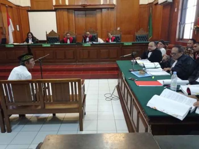 Sidang Ahmad Dhani dengan agenda mendengarkan keterangan saksi