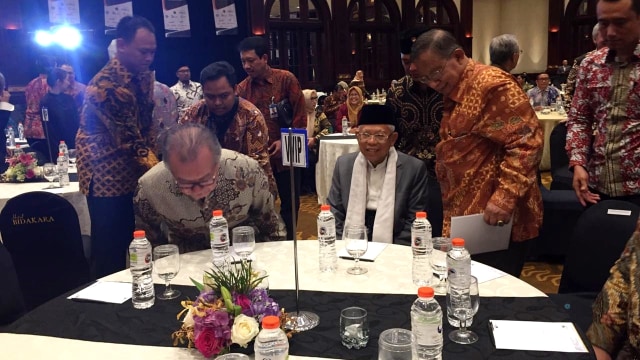 Cawapres No 01 Ma'ruf Amin menghadiri milad Ikatan Ahli Ekonomi Islam di Hotel Bidakara, Jakarta Selatan. Foto: Muhammad Lutfan Darmawan/kumparan