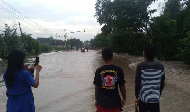 Banjir yang merendam salah satu wilayah di Madiun