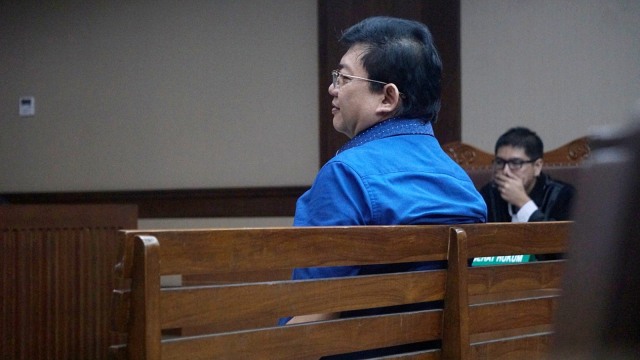 KPK Tuntut Lucas Hukuman Maksimal 12 Tahun Penjara (571608)