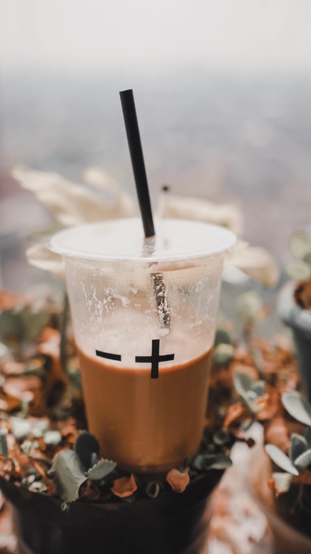 9 Rekomendasi Kopi Susu Seliter yang Bisa Dipesan Selama #dirumahaja (96172)