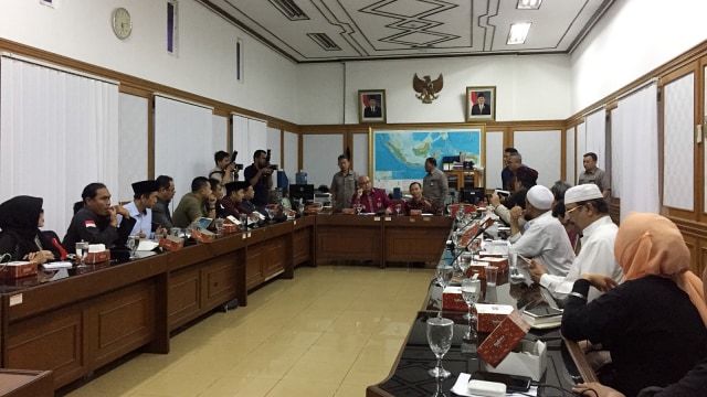 KPU Audiensi dengan FUI