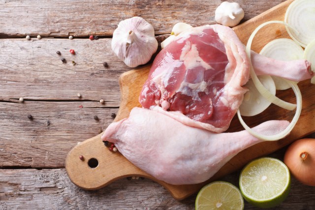 Daging Bebek Jadi Salah Satu Sumber Zat Besi Foto: Shutterstock/AS Food studio