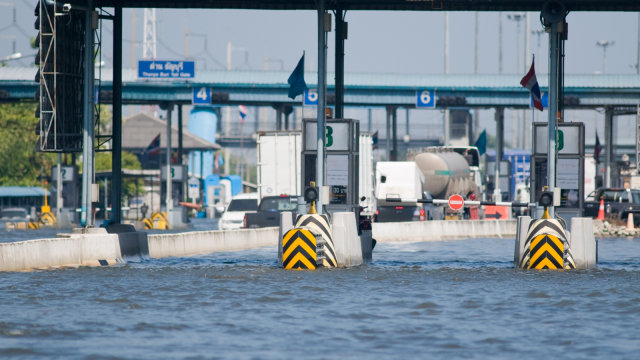 Ilustrasi Tol banjir. Foto: Shutter Stock